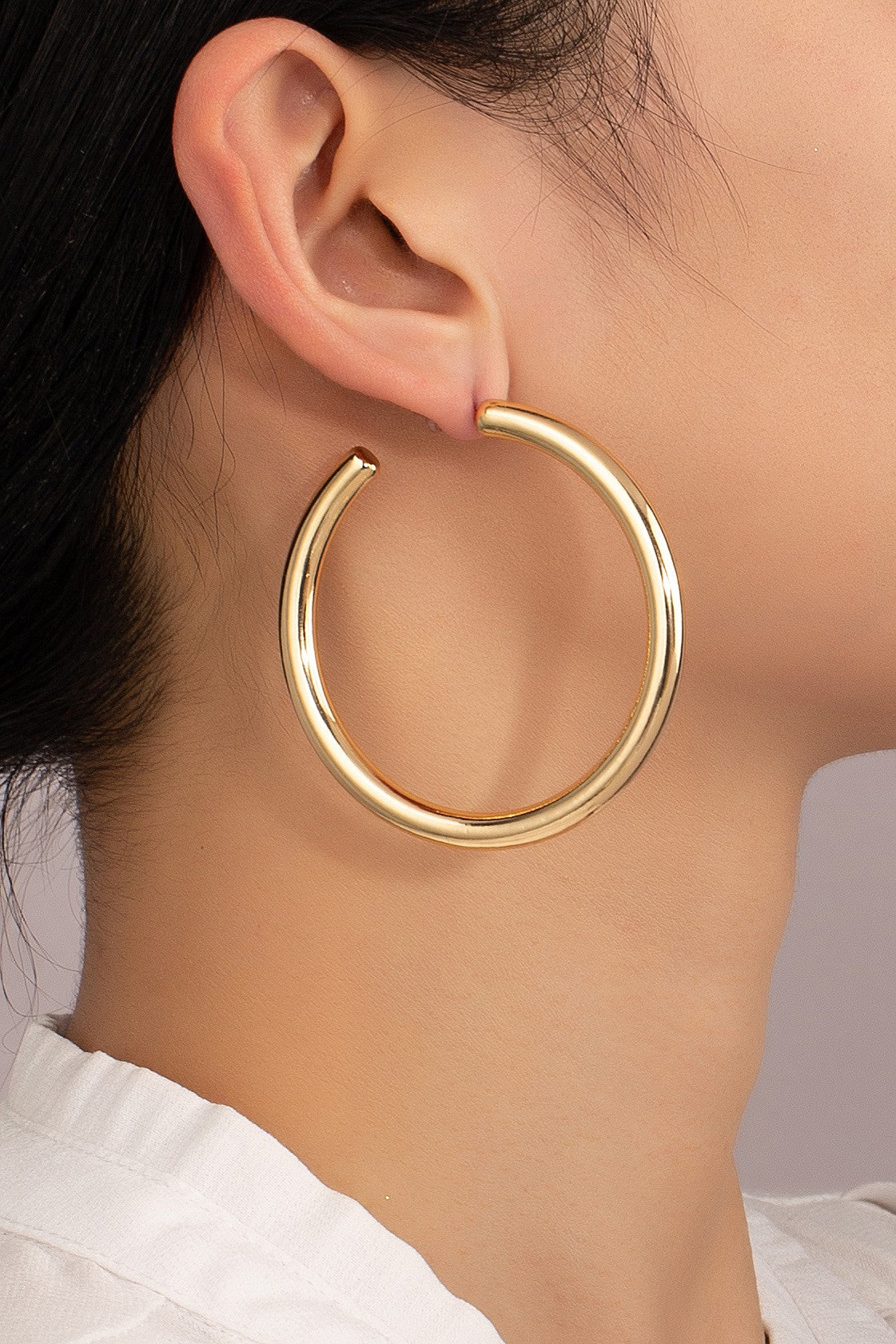 Lightweight Hollow Tube Hoop Earrings