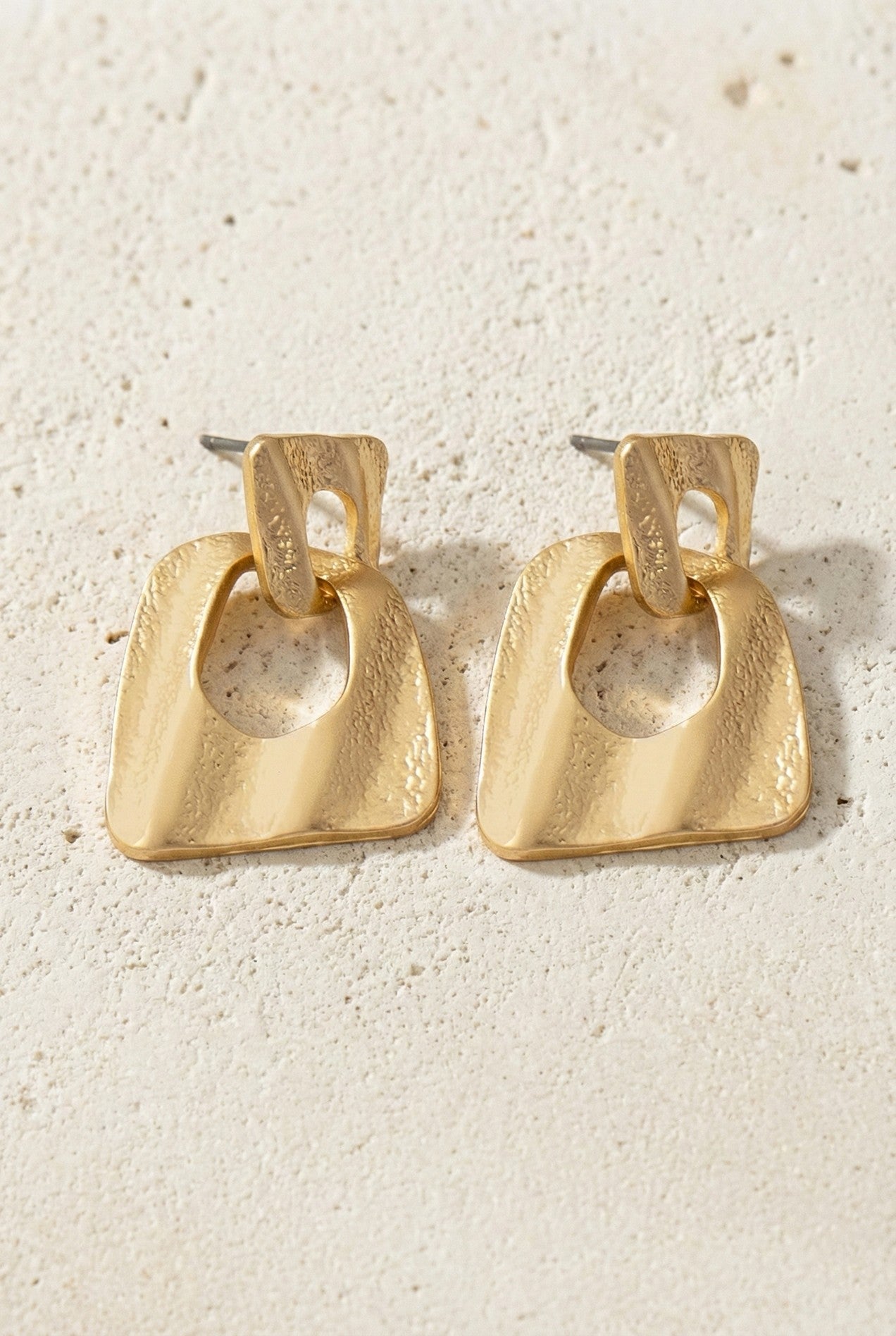 Linked Wavy Cutout Trapezoid Drop Earrings
